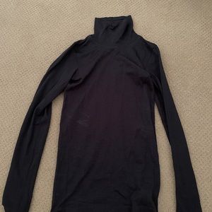 Lululemon long sleeve turtleneck